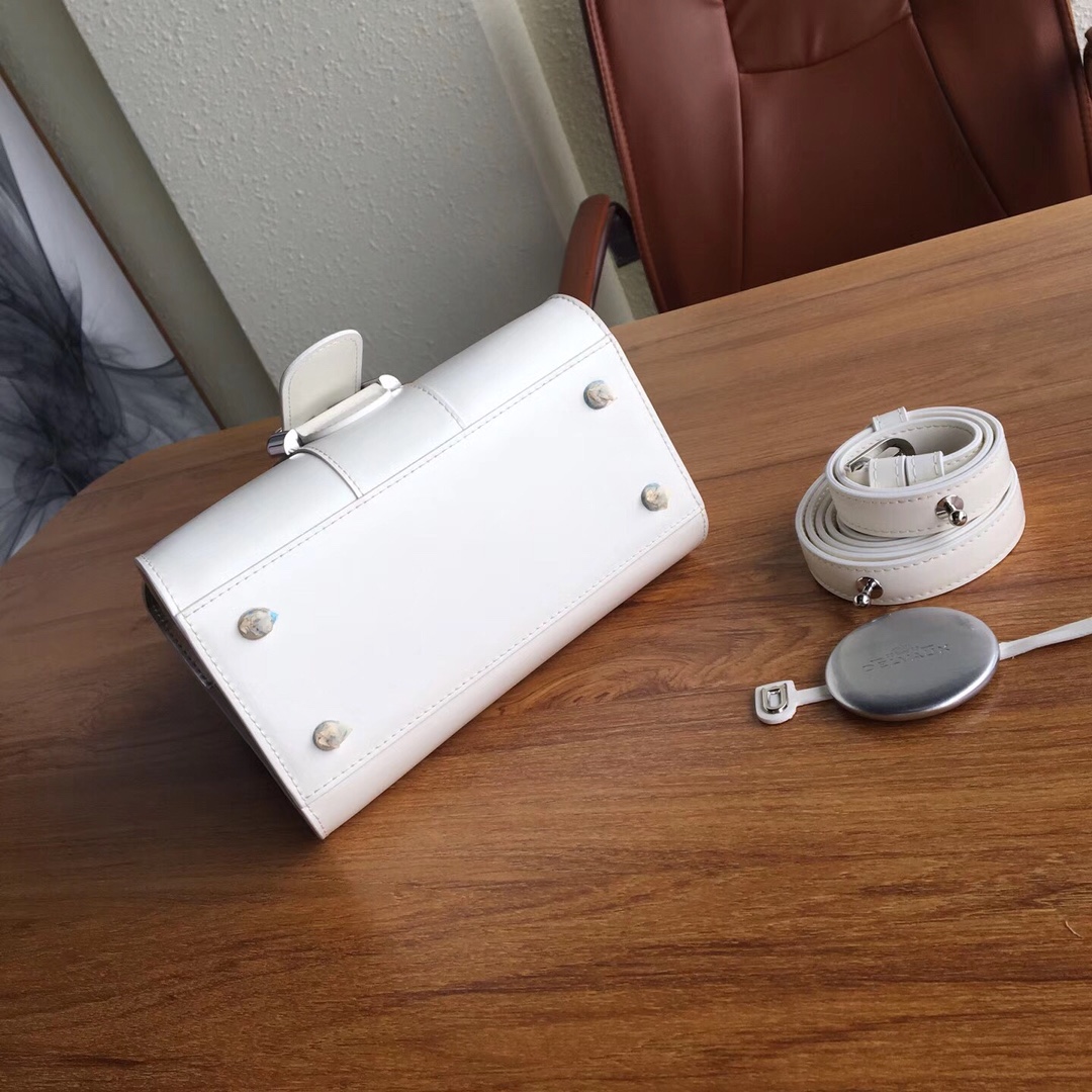 델보 브리앙 박스 GM 백 화이트